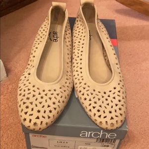 Lily Noir Nubuck EUR39